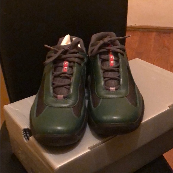 My used Prada - Picture 1 of 8